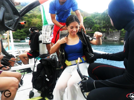 Gearing up before leaping onto the water. haha I feel so nervous here like a crybaby. Haha My Boss saw me on a teary eyed moment of my life. Lol. 